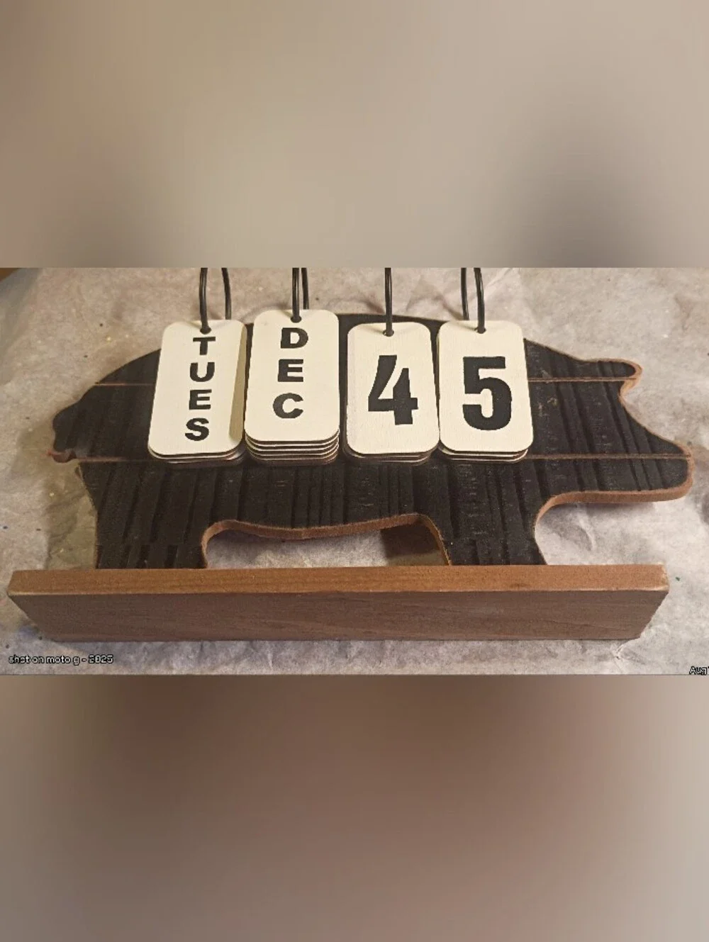 Farmhouse Wooden Pig Perpetual Flip Calendar (Freestanding Tabletop / Desk Deco